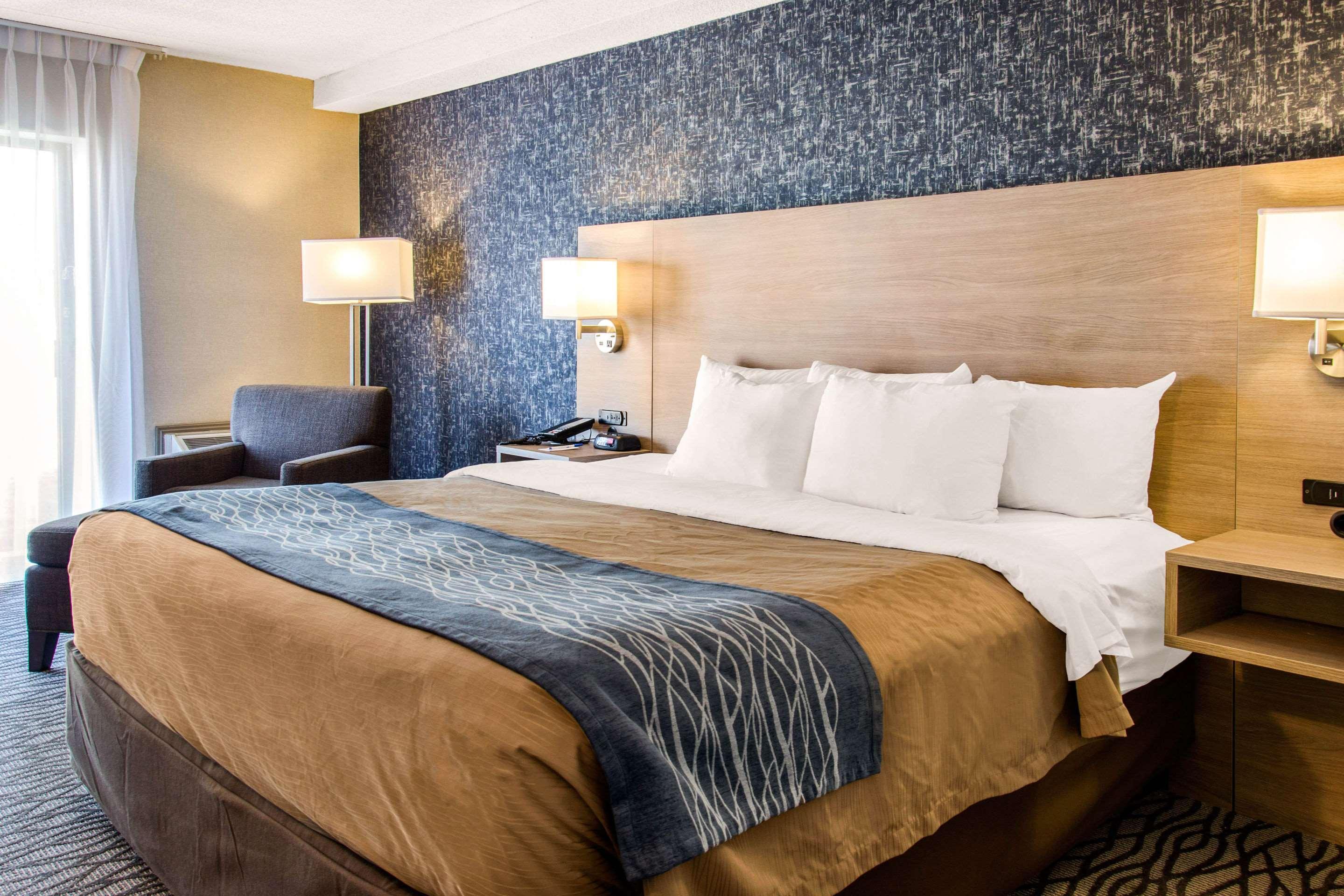 Comfort Inn Aeroport Dorval Exterior foto