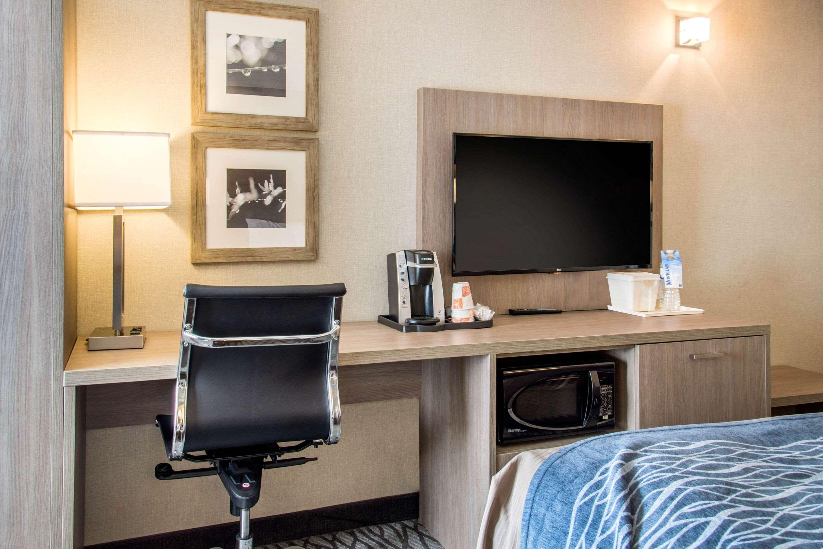 Comfort Inn Aeroport Dorval Exterior foto